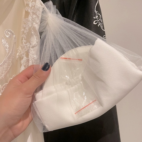 Rosa Clara Carola Wedding Gown Size 2, NWT, un-altered, never worn! - Picture 9 of 17